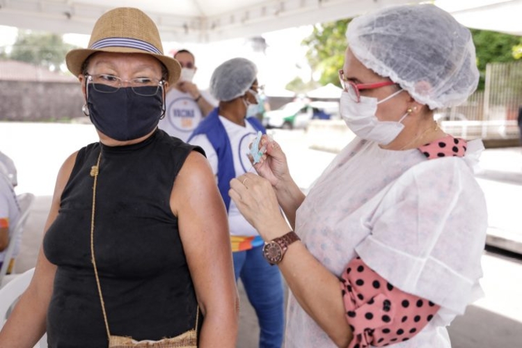 Leia mais sobre o artigo Vacinação para pessoas de 50 a 53 anos começa amanhã em Manaus