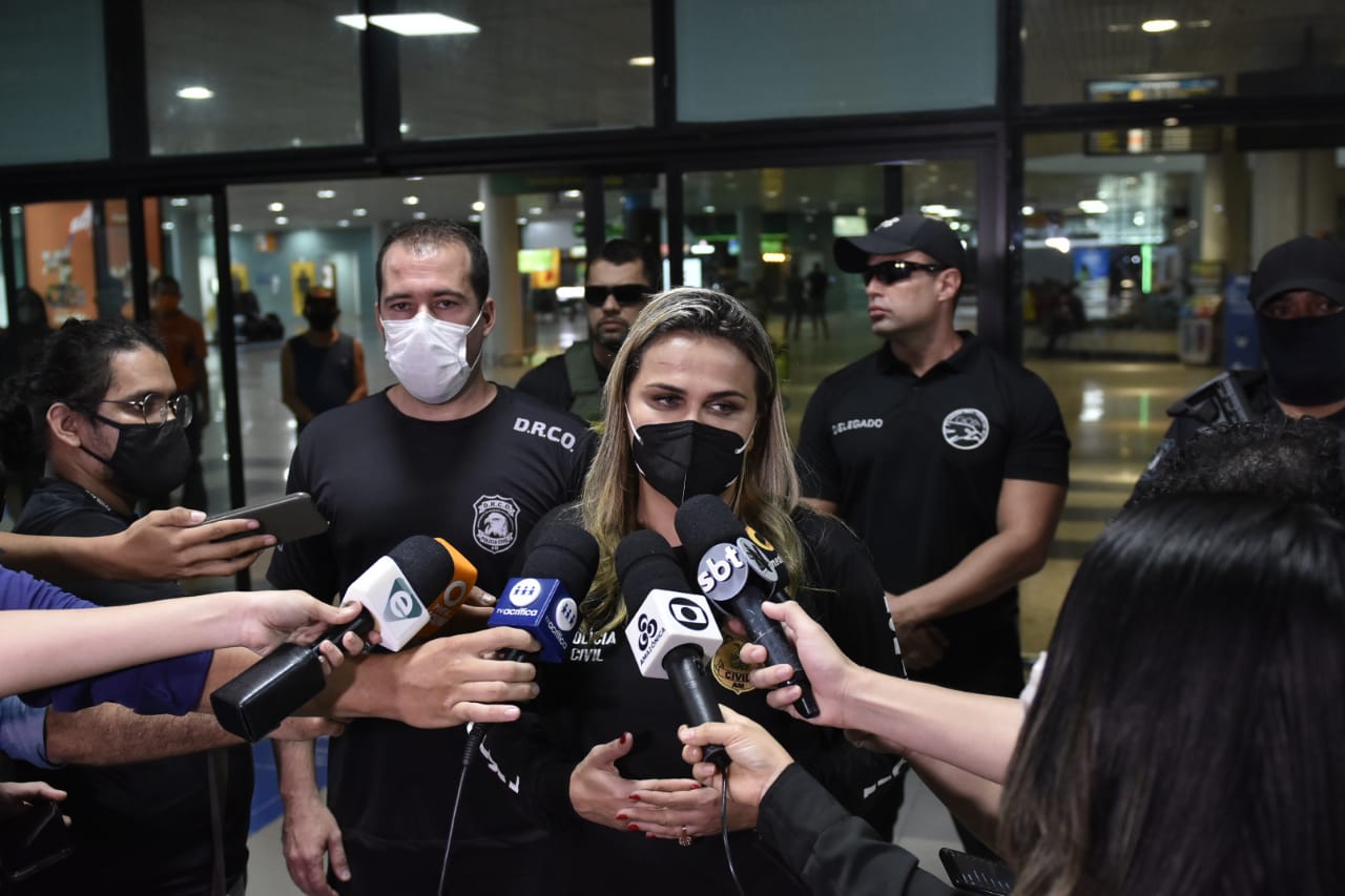 Leia mais sobre o artigo Suspeitos envolvidos em ataques desembarcam em Manaus após serem presos no RJ