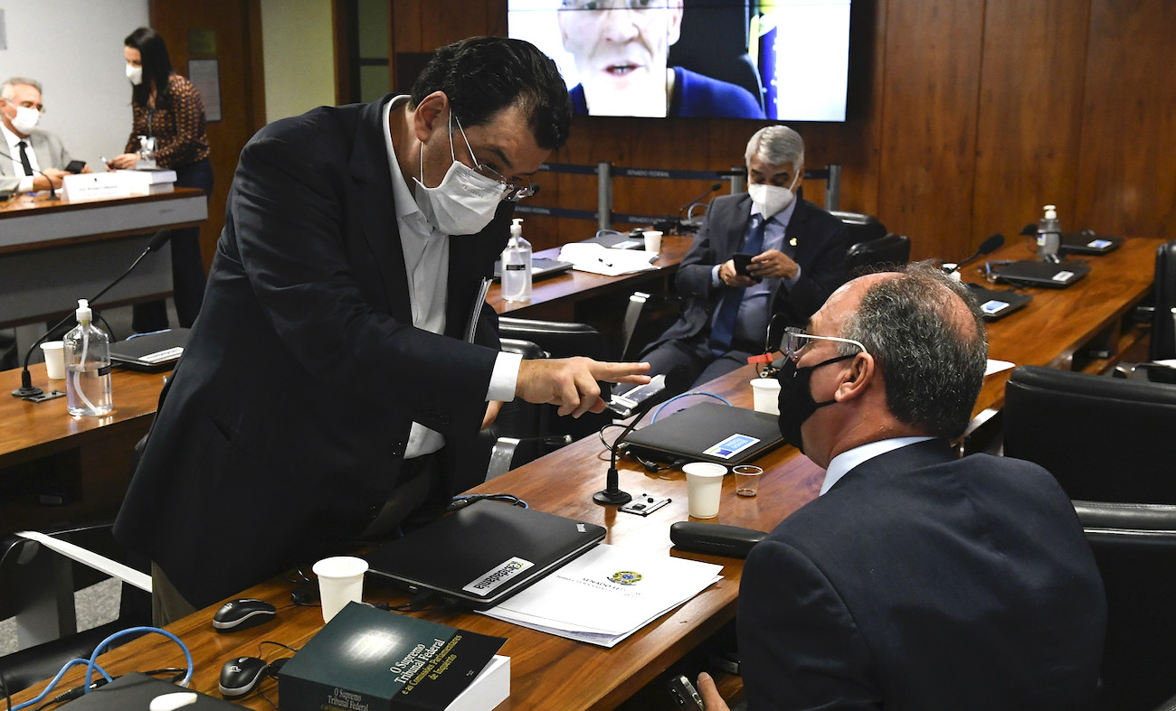 No momento, você está visualizando Eduardo Braga não assina prorrogação da CPI da Covid