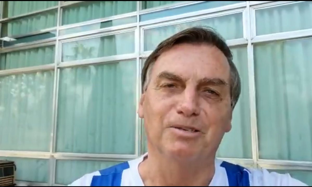Leia mais sobre o artigo Nas redes, 1ª manifestação de Bolsonaro após as 500 mil mortes por Covid é sobre Lázaro