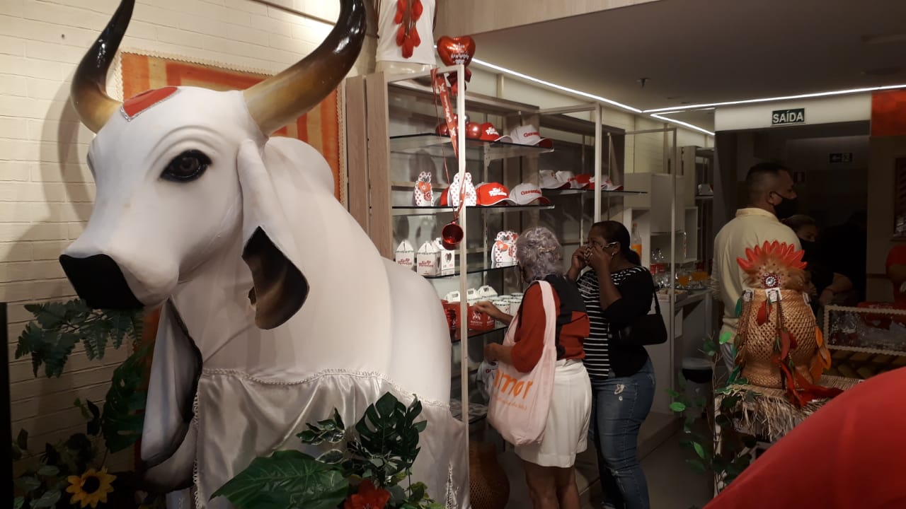 Leia mais sobre o artigo Boi Garantido inaugura primeira loja de produtos oficiais no Manauara Shopping