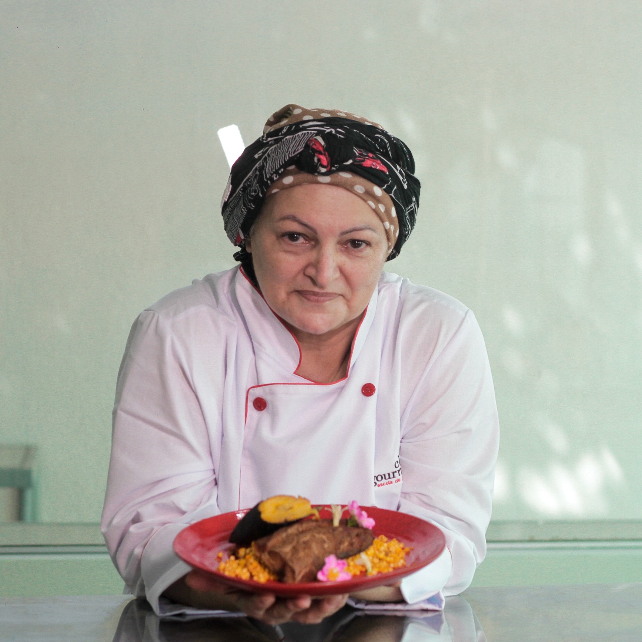 Leia mais sobre o artigo Chef Gourmet inaugura escola de gastronomia com live no Instagram; saiba mais