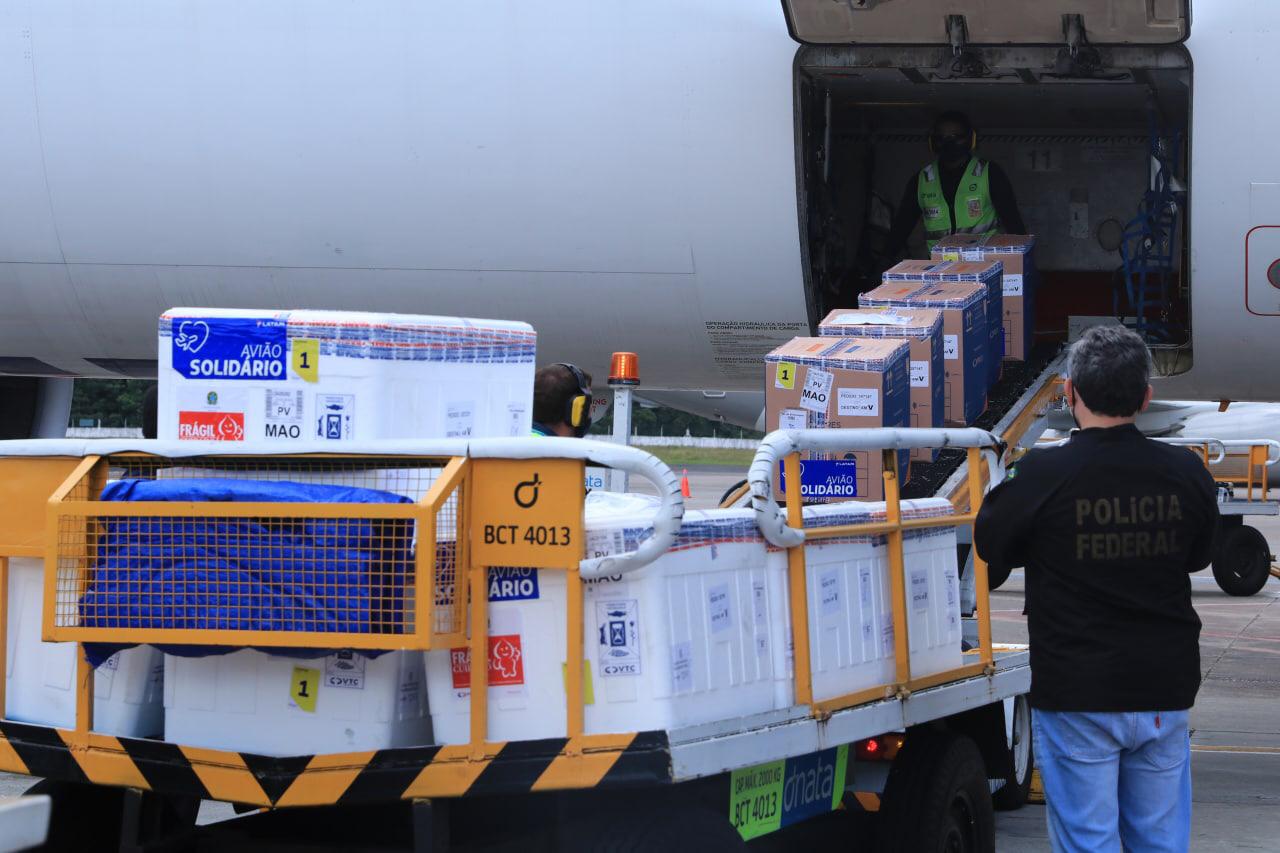 Leia mais sobre o artigo Amazonas recebe 106 mil doses de vacinas contra Covid-19