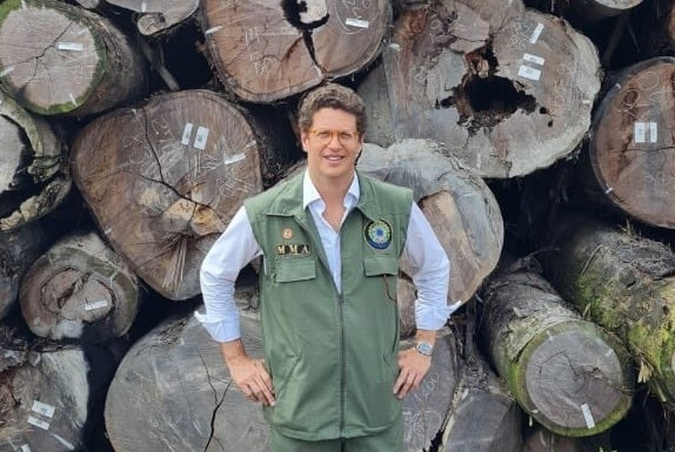 Leia mais sobre o artigo Ministro do Meio Ambiente, Ricardo Salles, é exonerado do cargo