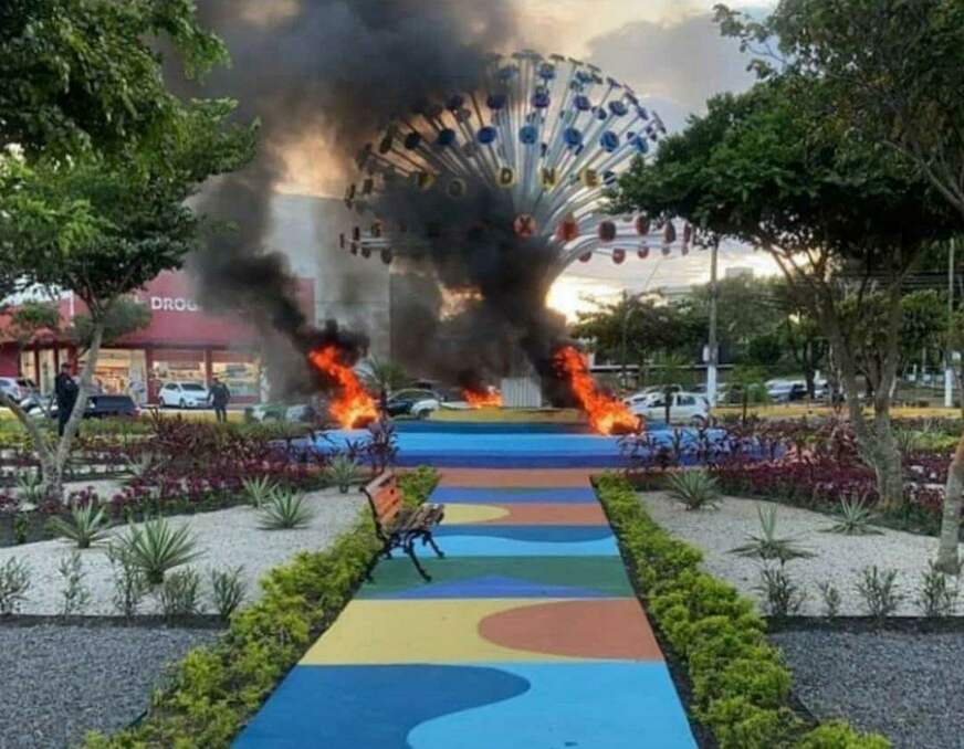 No momento, você está visualizando Bola das Letras é incendiada por criminosos em Manaus