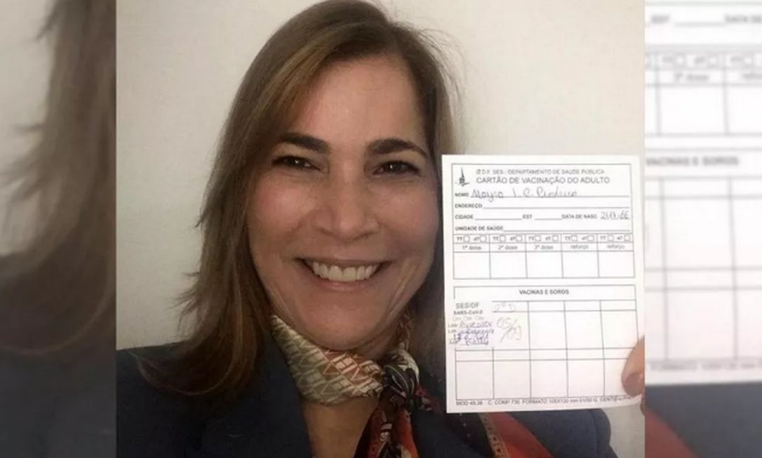 Leia mais sobre o artigo Mayra Pinheiro, a “capitã cloroquina”, é vacinada contra a covid-19
