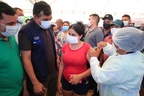 Leia mais sobre o artigo Mutirão em Caapiranga e Beruri encerra com aplicação de 623 doses de vacina