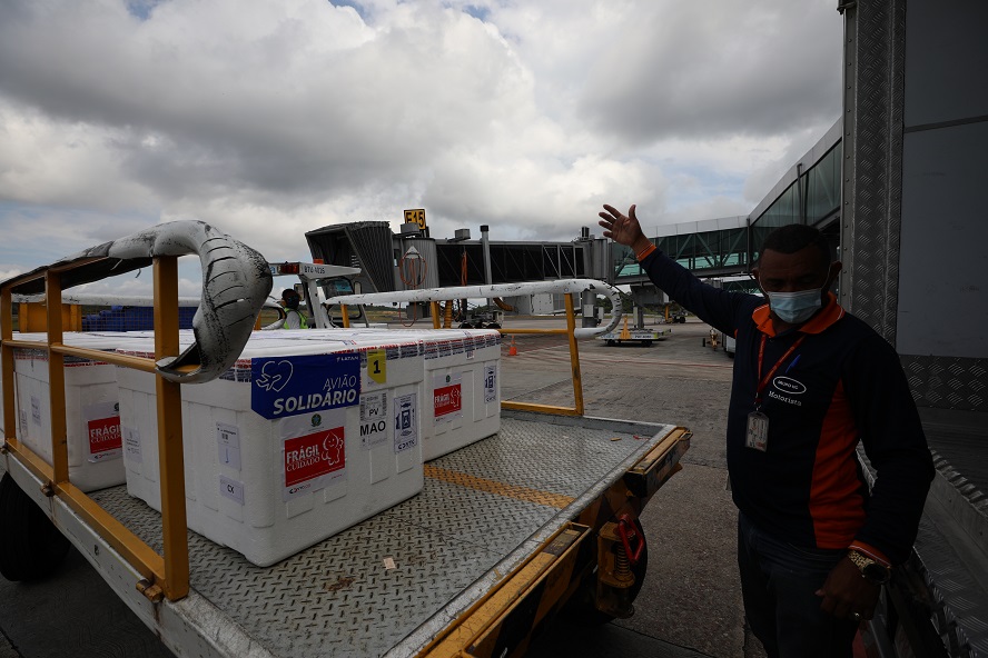 Leia mais sobre o artigo Amazonas recebe 45.700 doses de vacinas contra Covid-19