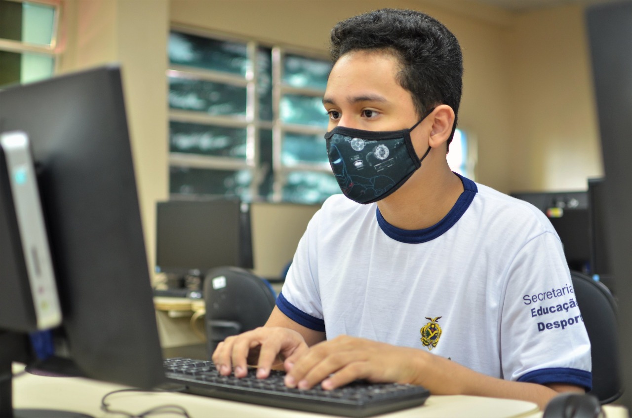 Leia mais sobre o artigo Estudantes podem fazer inscrições do Enem nas escolas do Amazonas