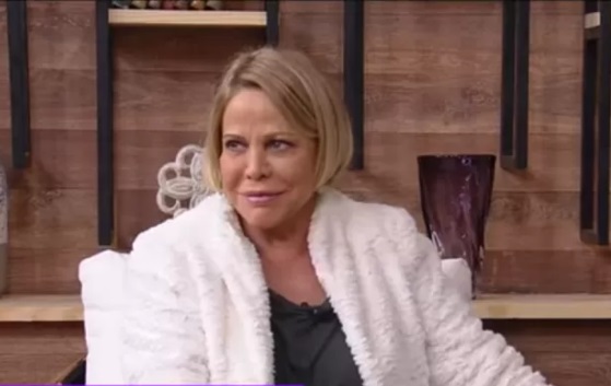 Leia mais sobre o artigo Claudete Troiano é afastada da TV após testar positivo para Covid-19