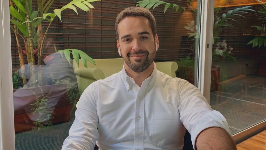 Leia mais sobre o artigo Governador do RS, Eduardo Leite, assume ser gay