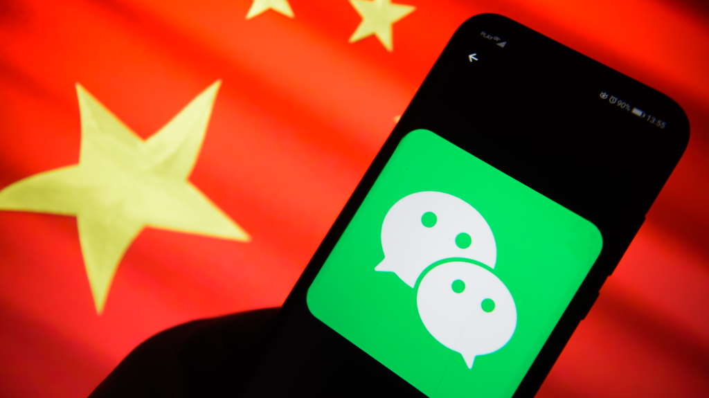 No momento, você está visualizando Rede social chinesa WeChat bane contas de conteúdo LGBTQIA+