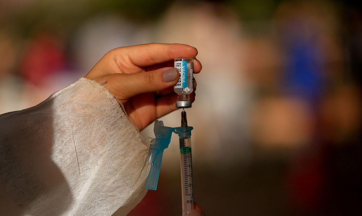 Leia mais sobre o artigo Bebê de 5 meses recebe vacina contra a Covid por engano em SP