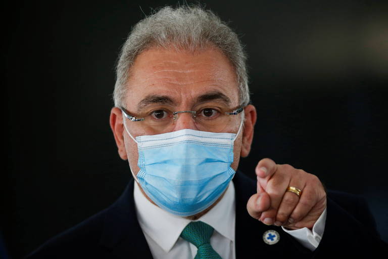 Leia mais sobre o artigo Vídeo: ministro da Saúde, Marcelo Queiroga, faz gesto obsceno a manifestantes