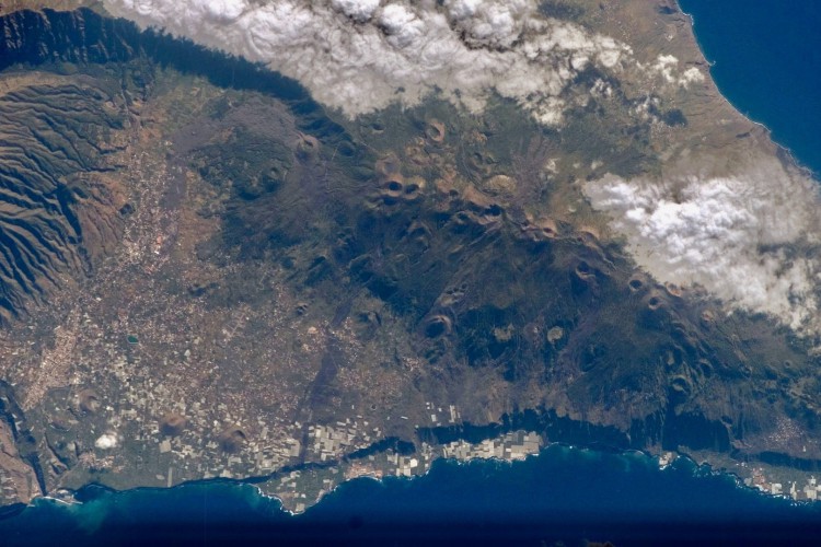 Leia mais sobre o artigo Vulcão que pode provocar tsunami no litoral norte do Brasil entra em estado de alerta