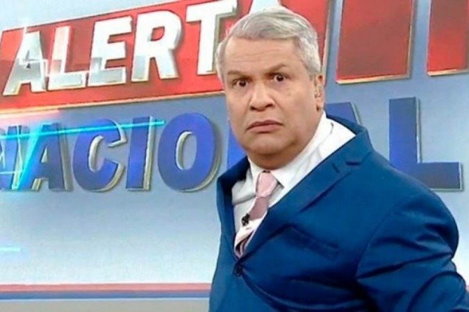 Leia mais sobre o artigo Sikêra Jr chora ao vivo ao comentar perda de patrocinadores após discurso homofóbico