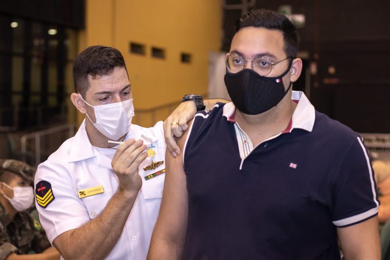 Leia mais sobre o artigo Manaus alcança 50% da população completamente imunizada contra Covid-19