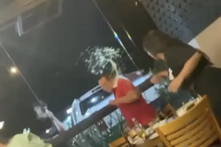 Leia mais sobre o artigo Mulher flagra marido jantando com a amante em Manaus