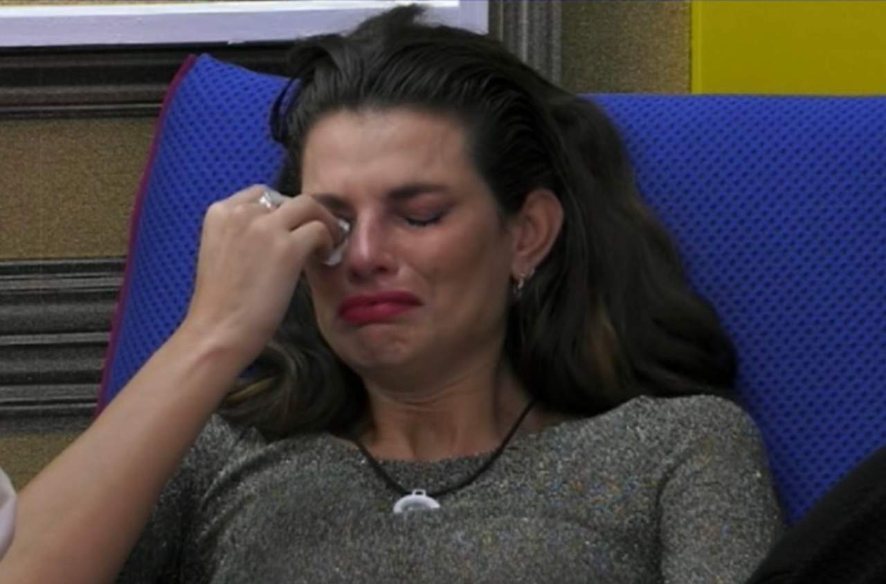Leia mais sobre o artigo Equipe de Dayane Mello emite nota contra a Record: “colocaram a vítima como vilã”