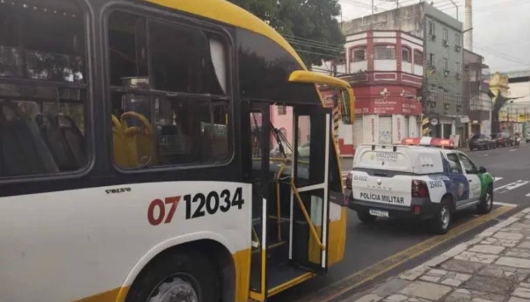 Leia mais sobre o artigo Ônibus roubado na Zona Leste é encontrado no Centro de Manaus