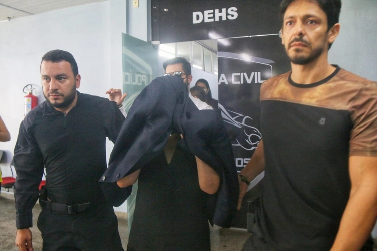 Leia mais sobre o artigo Dono do supermercado Vitória e esposa se entregam à polícia em Manaus