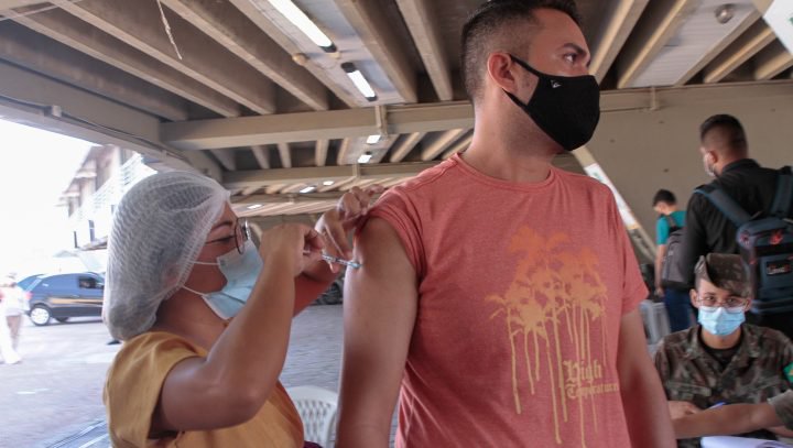 Leia mais sobre o artigo Manaus terá 39 pontos de vacinação contra a Covid-19 nesta semana