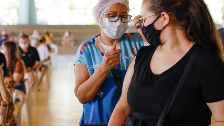 No momento, você está visualizando Vacinação contra Covid-19 será retomada nesta quarta com 39 pontos em funcionamento