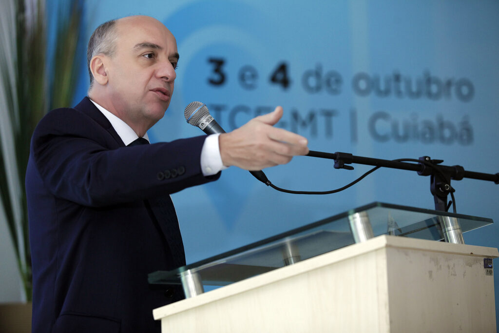Leia mais sobre o artigo Conselheiro representa TCE-AM em posse da nova gestão da DPE-AM