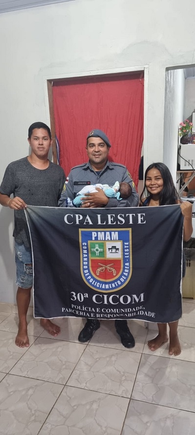 No momento, você está visualizando PM salva a vida de recém-nascido, no bairro João Paulo, em Manaus