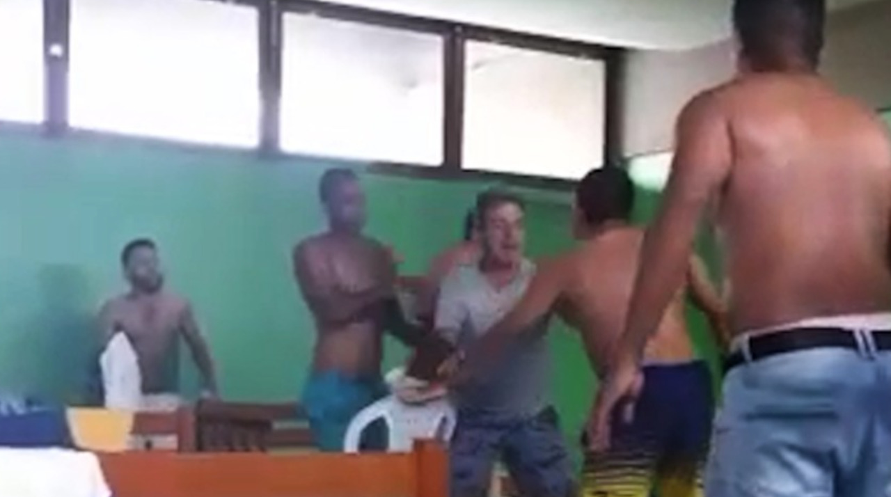 Leia mais sobre o artigo Em Manaus, jogador é esfaqueado após briga por farinha na Vila Olímpica