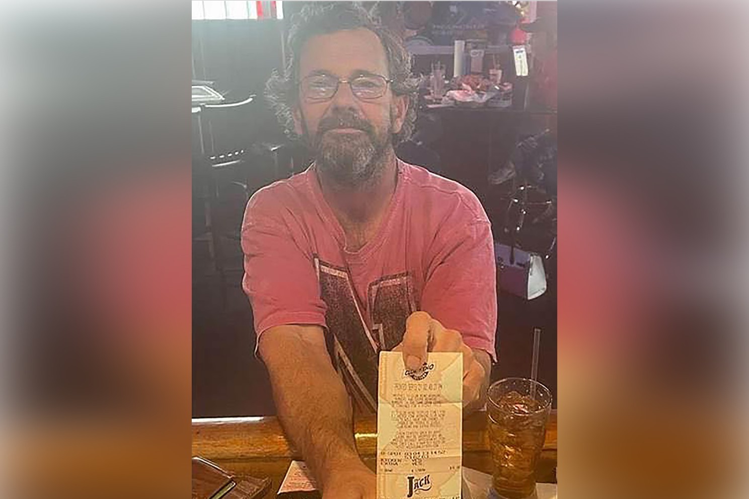 Leia mais sobre o artigo Homem ganha U$ 45 mil na loteria mas morre ainda com o bilhete no bolso