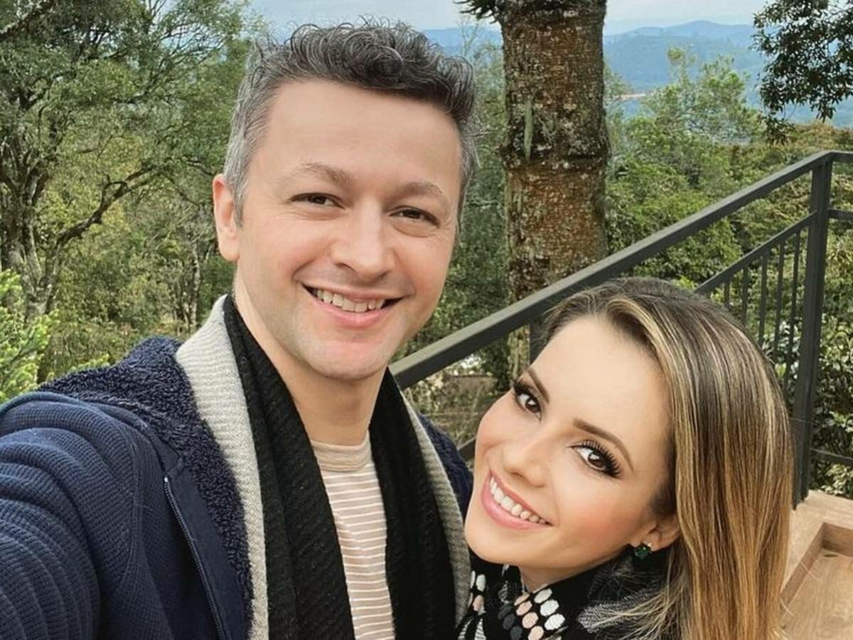 Leia mais sobre o artigo Lucas Lima pede nudes para Sandy e cantora reage