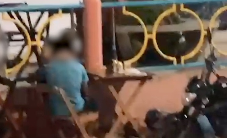 Leia mais sobre o artigo Em Parintins, casal hétero se empolga e faz sexo em mesa de bar