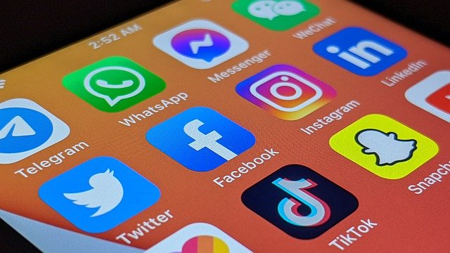 Leia mais sobre o artigo Whatsapp, Facebook e Instagram ficam mais de 6h  fora do ar