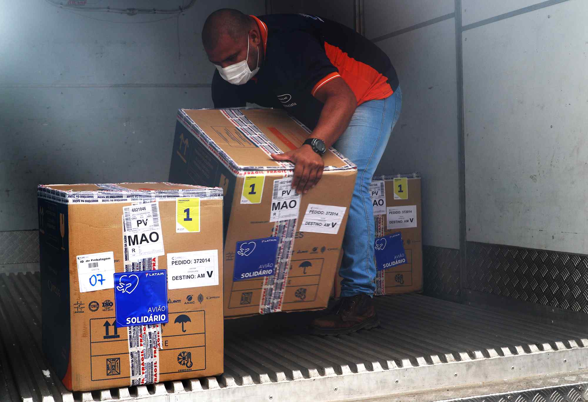 Leia mais sobre o artigo Amazonas recebe 83.070 doses de vacina contra Covid-19 nesta sexta