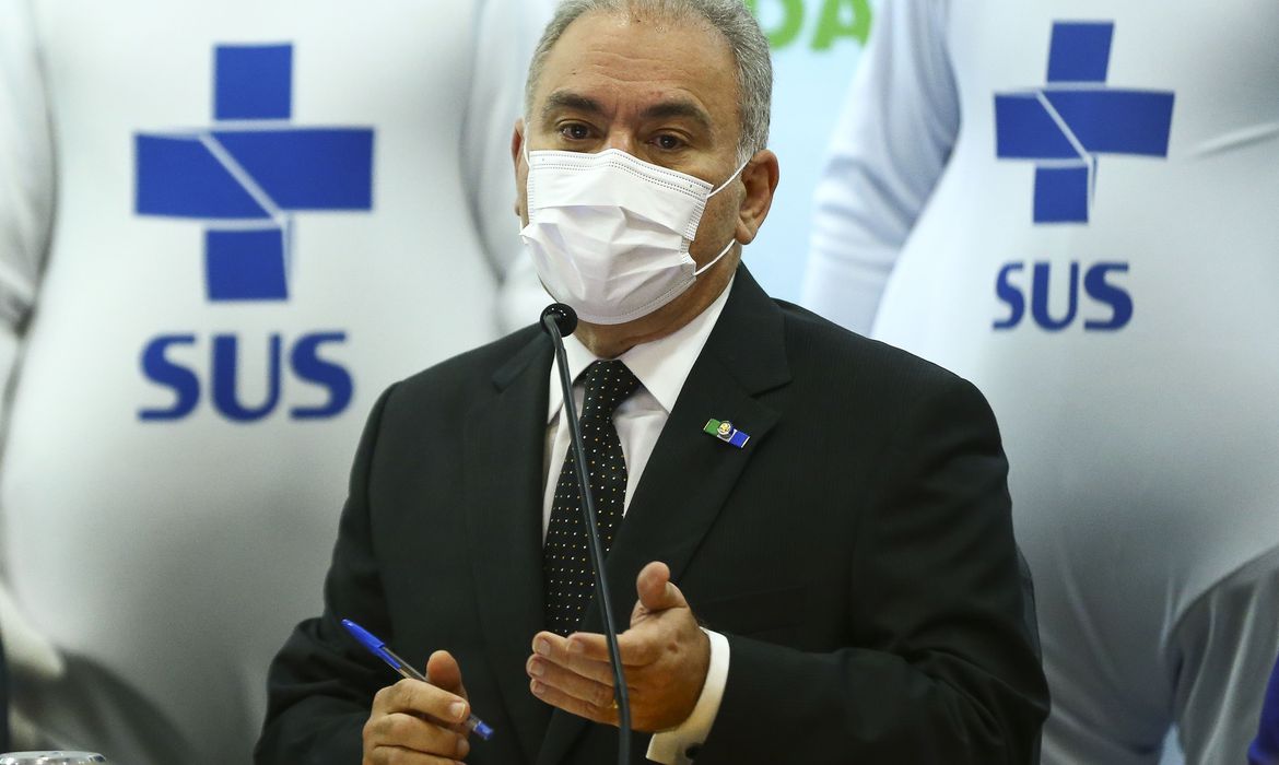 Leia mais sobre o artigo Ministro da Saúde alerta que país não atingiu pico da variante Ômicron