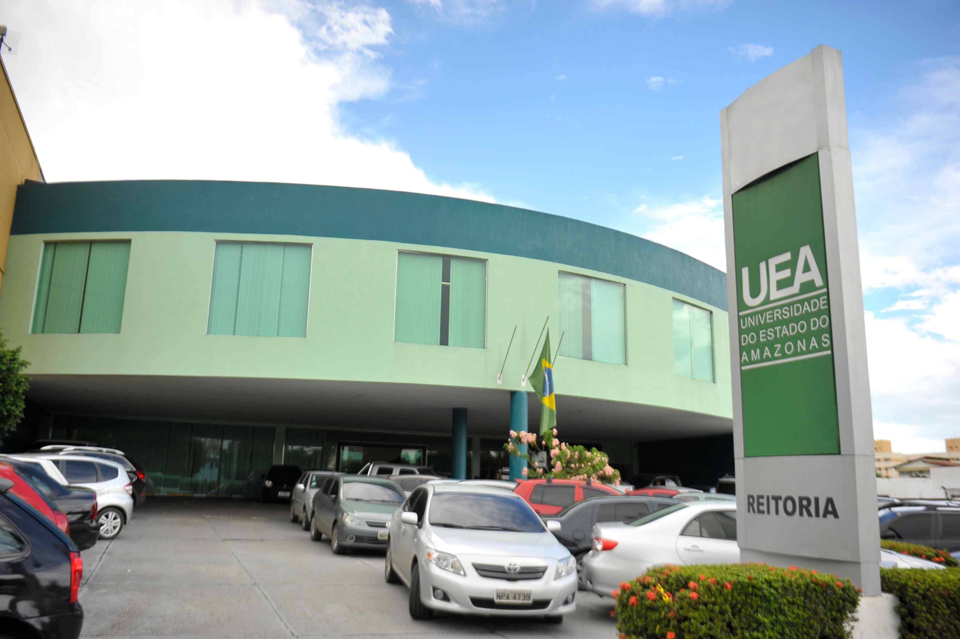 Leia mais sobre o artigo Vestibular e SIS da UEA 2021, acesso 2022, ofertam 4.870 vagas