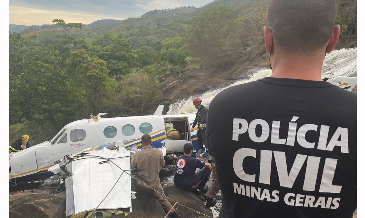 No momento, você está visualizando Cenipa investigará causas do acidente de avião com Marília Mendonça