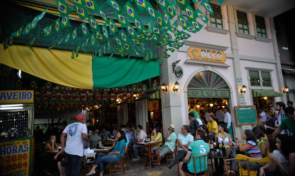 Leia mais sobre o artigo Mais da metade dos maiores de 18 anos consomem bebidas alcoólicas
