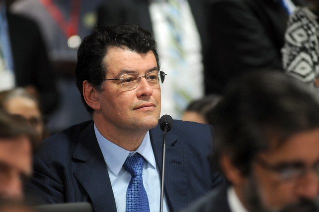 Leia mais sobre o artigo Eduardo Braga escolhido um dos melhores parlamentares do Brasil e o melhor do Amazonas