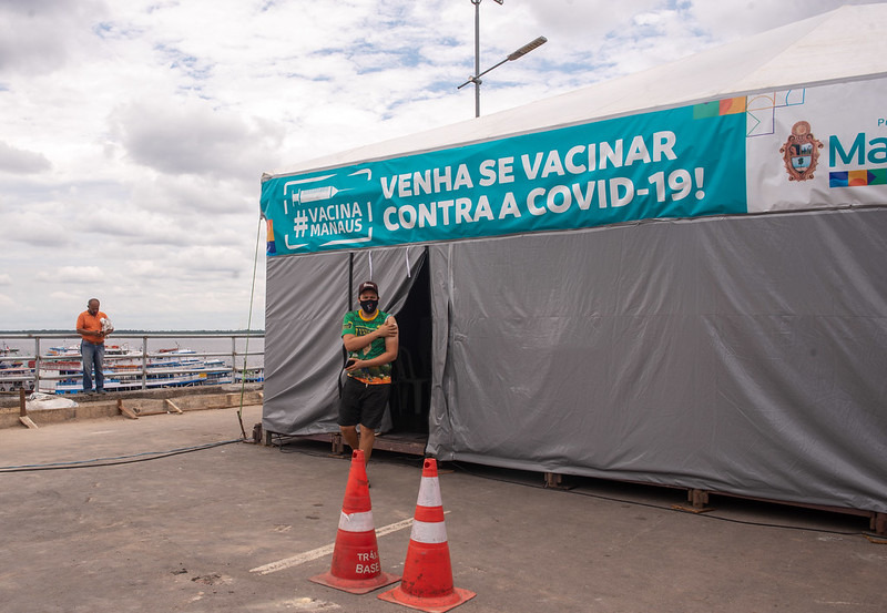 Leia mais sobre o artigo Devido o temporal, vacinação é suspensa em dois pontos de Manaus
