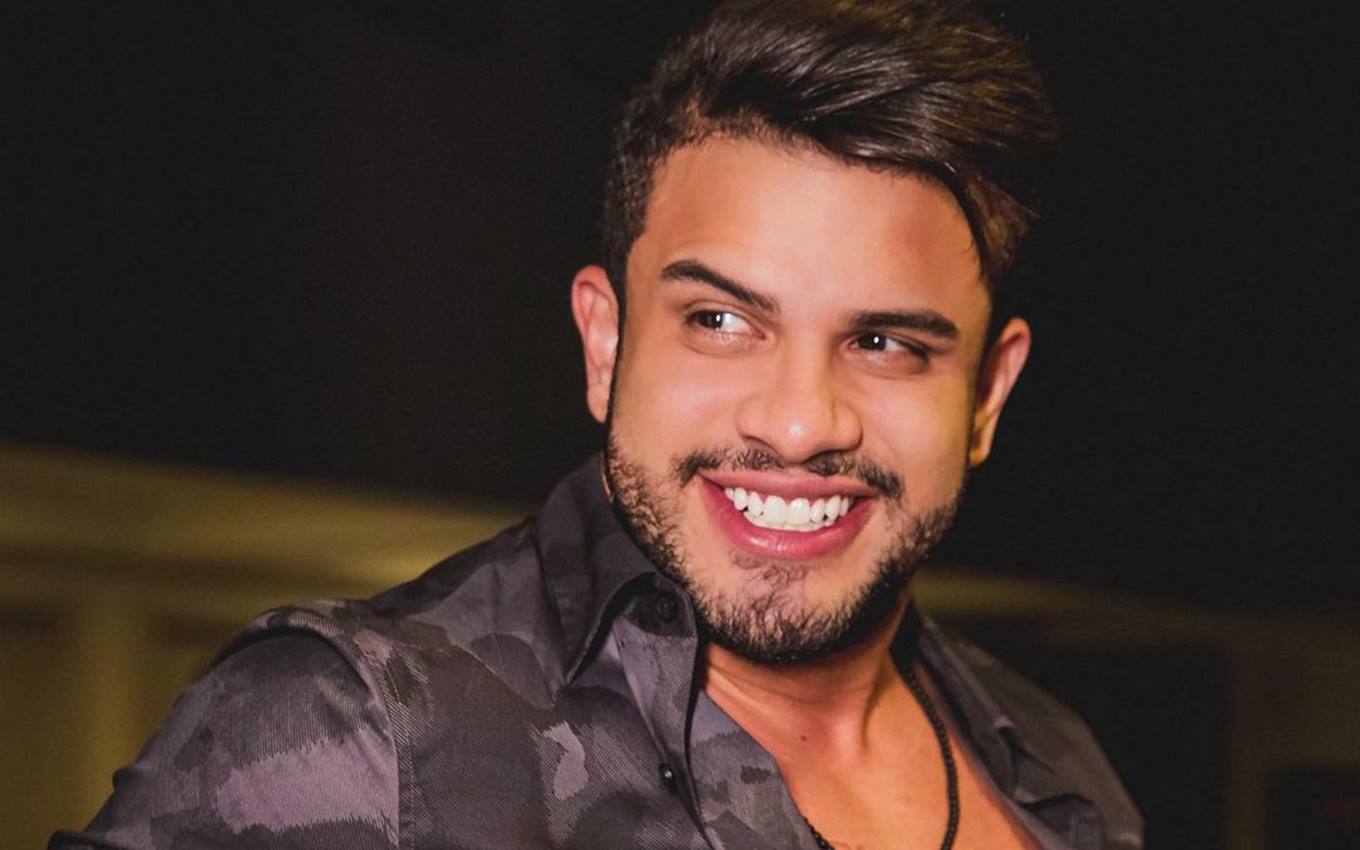 Leia mais sobre o artigo Cantor de ‘Coração Cachorro’, Ávine Vinny, é preso por ameaçar a ex-mulher