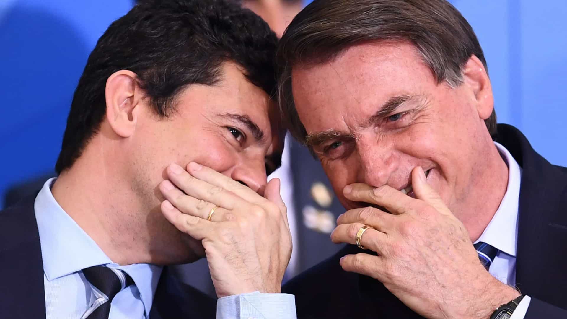 Leia mais sobre o artigo Bolsonaro diz que Moro aguenta nem 10s de debate