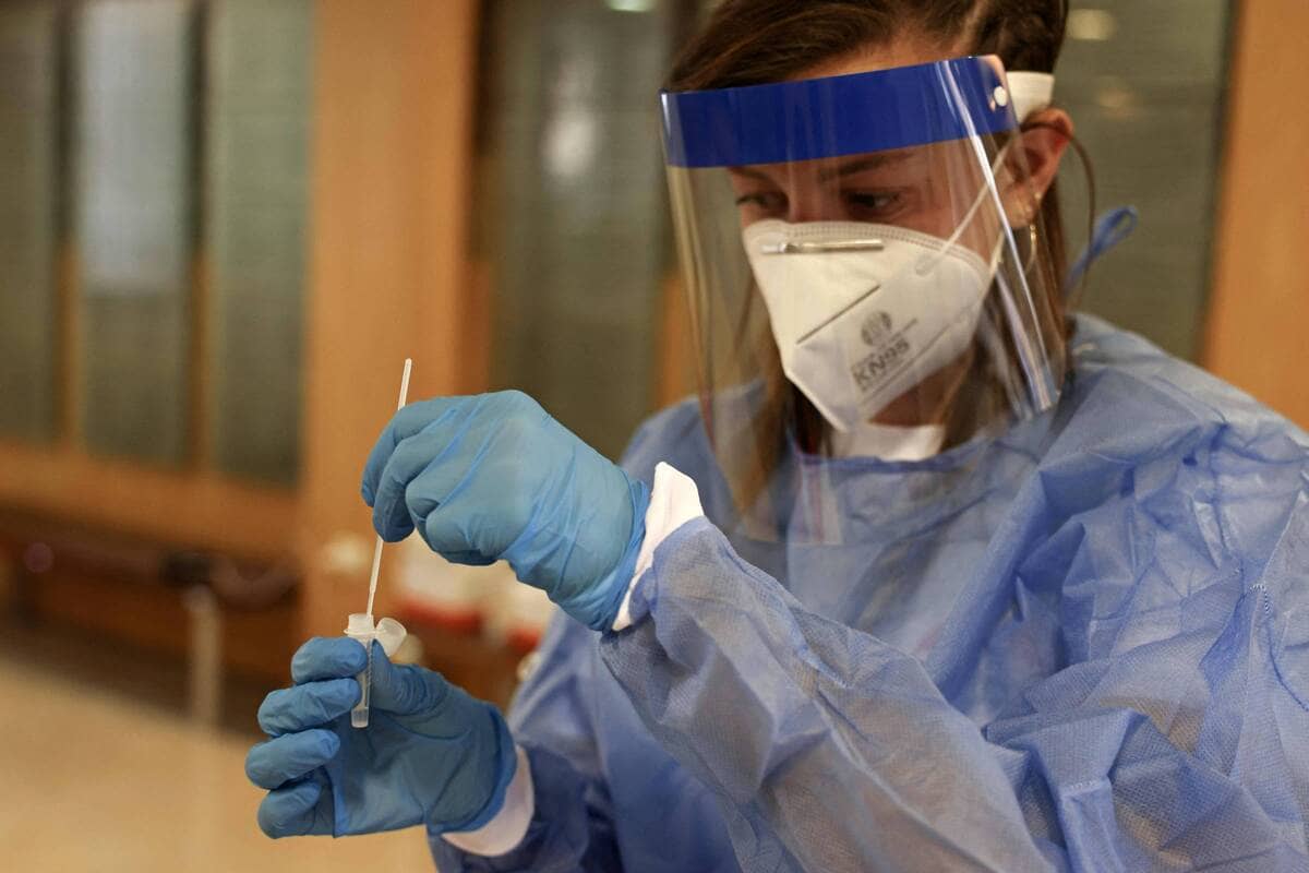 Leia mais sobre o artigo Israel registra primeiro caso de dupla infecção de gripe e covid