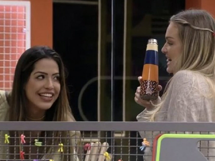 No momento, você está visualizando Laís e Bárbara detonam Naiara Azevedo na estreia do BBB22