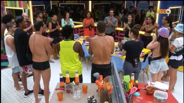 No momento, você está visualizando Naiara Azevedo leva invertida da produção ao mandar recado para público do BBB22
