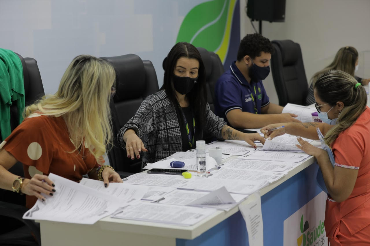 Leia mais sobre o artigo Amazonas reforça a rede de assistência contratando mais de 1.300 profissionais de saúde