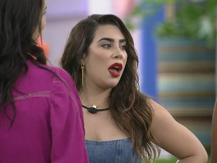 No momento, você está visualizando Naiara Azevedo causa climão ao mandar produção parar de tocar música no BBB22
