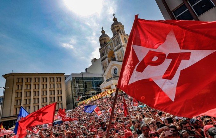 Leia mais sobre o artigo Petistas fazem abaixo-assinado contra a indicação de Alckmin para a chapa de Lula
