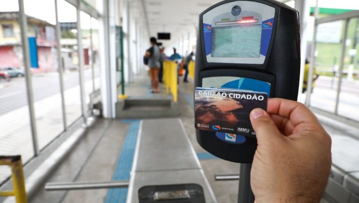 Leia mais sobre o artigo Prefeitura de Manaus lança pagamento de recarga via PIX para o cartão do transporte coletivo
